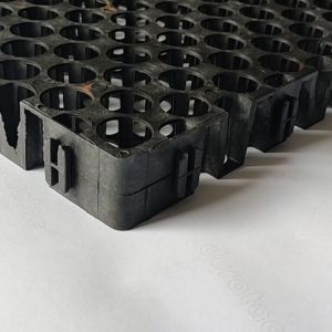 Drainase Cell 50x50 Untuk Rumput Sintetis Agar Tidak Tergenang Air