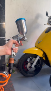 SÚNG PHUN SƠN MINI F2 ĐỎ BÌNH CHỨA 125ML DÙNG MÁY NÉN KHÍ CÓ THỂ CHỈNH TIA PHUN LƯỢNG SƠN.