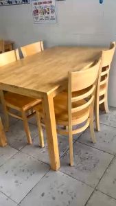 Bàn ăn gỗ cau su tự nhiên và 4 ghế cabin mặt gỗ - bộ bàn ăn gỗ cau su tự nhiên - bh 12 tháng