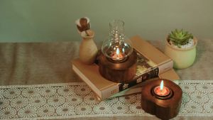 ที่วางเทียน ท่อนไม้ เชิงเทียนไม้สักธรรมชาติ มีแก้วครอบ สำหรับตกแต่งร้านอาหาร เครื่องประดับเดสก์ทอป ตกแต่งอาหารเย็นโรแมนติก