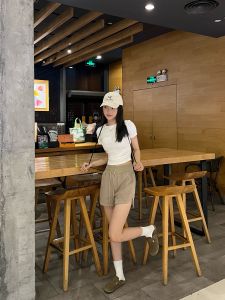 กางเกงขาสั้นกีฬาเอวสูงผู้หญิงสบายระบายอากาศได้ดี กางเกงขาสั้นทรงสลิมฟิตสำหรับใส่ไปทำงานกลางแจ้งในฤดูร้อน