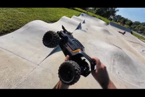 MJX Hypergo 12212 60km/h 1/12 scale Brushless RC Truck 3s lipo
