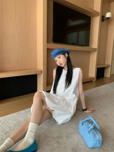 ชุดเดรสแขนกุดสีขาวสไตล์เกาหลีสำหรับผู้หญิงในฤดูร้อน กระโปรงทรงดอกไม้เอวสูง กระโปรงสั้น ชุดเดรสแขนกุดแบบลำลอง