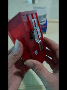 thiết bị báo động chống trộm hồng ngoại còi đèn không dây sử dụng năng lượng mặt trời.