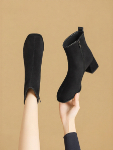 Josiny | Slimming Black Chunky Heel Boots