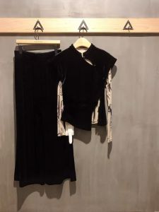 Early Autumn New Chinese Style Velvet Jacket Skirt Base Shirt Three Piece Set Women High Sensation Unique Good Looking