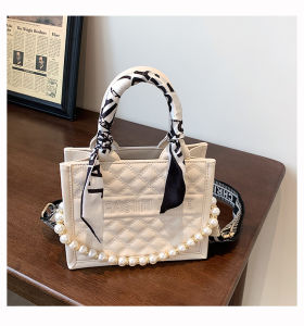 Fashionable Large Capacity Tote Bag Womens Crossbody Handbag Stylish Summer Bag Casual Pure Color Zipper Closure PU Leather