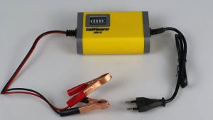 PENGIRIMAN CEPAT Taffware Charger Aki Motor Lead Acid 12V 2A UD12 / cas aki mobil kering 12 volt otomatis motor basah / charger aki motor dan mobil 12v otomatis super cepat