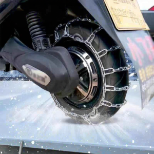 Slip-Resistant Snow Tire Chain for Electric Vehicles