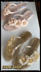 Womens Korean Style Rose Sandals Fashionable Non-Slip Beach Sandals Elegant rose design suitable for casual outings and everyday wear Waterproof rubber sandals 088523