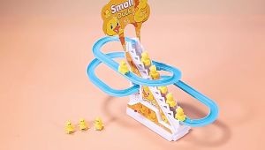 JOYToy Mainan Anak Bebek Kuning Kecil Train Track Slide Educational Mainan Dengan Lampu Dan Musik