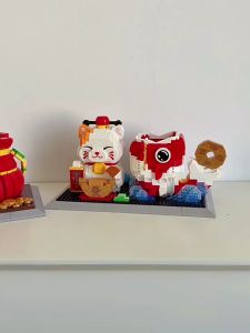 ️现货️ReadyStocks Pen Holder Fortune Cat blocks toys 锦鲤 招财猫 笔筒 新春 微 颗粒 积木 拼装 儿童 玩具 桌面 摆件 兼容 乐高 男女