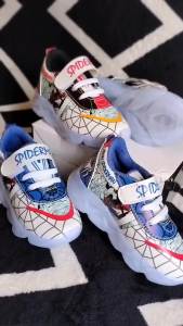 Sepatu Anak Sneakers Lampu LED SPIDERMAN usia 1 2 3 4 5 6 tahun / Sepatu Kets Perekat Anak Balita Cowok Motif Ultimate Spiderman / Sepatu MENYALA Anak Laki Laki Fashion / Sepatu Casual Pria Sol Menyala Karakter Superhero / Sepatu Running Anak LED Keren