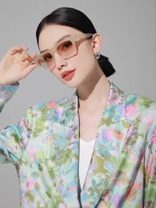 Kacamata Korea Fashion Sunglasses Wanita Pria Square Frame Kacamata Lensa Hitam