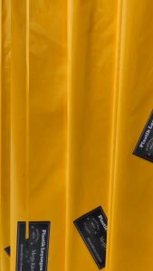 Plastik layangan mega kite warna kuning bumbleebe 1/2 kg