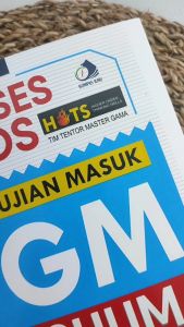 Buku Soal New Sukses Lolos UM Ujian Masuk UGM SOSHUM Mapel Kelompok Soshum + Bonus Ekstra Materi