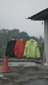 AVTECH - Jaket Pria Wanita Windbreaker Waterproof Outdoor Hiking Gunung Camping Motor Harian Hujan - BELATRIK