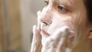 SADOER Evening Primrose Vitamin E Cleanser 100g Memperbaiki Kulit Berjerawat Dan Mengatur Keseimbangan Air Minyak