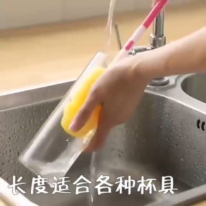 Dream Shelfe: แปรงทำความสะอาดแก้ว ขวดโหล ไม่ทำร้ายแก้ว รูปภาพแสดงความสะอาดในห้องครัว