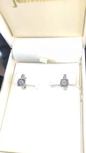 Anting Berlian Semanggi Wanita - SMG 1101