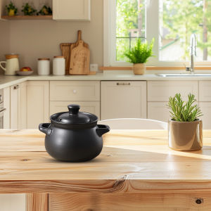 【Ready Stock】Ceramic Cooking Pot 2L with Lid and Heat-Insulated Handles Earthenware Clay Pot with Lid Cooking Casserole Oven Even Heating Ideal for Stews Soups and Home Cooking