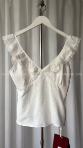 [SẴN LOẠI 1] Đen/ Trắng Vải boi thêu hoa nổi Có lót Áo cổ V viền bèo ren lưng bo chun tôn dáng gợi cảm sang xịn WGWE W9562 LABEL TOP