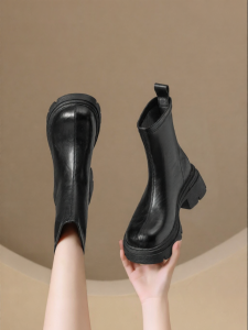 Josiny | Winter Warmth Martin Chelsea Boots