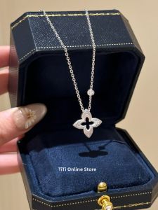 Fashionable Silver Hollow Four-Pointed Star Clavicle Necklace Titanium Alloy Luxury Elegance Korean Style Womens Jewelry
