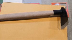 จอบใบมะขาม (สั้น) ด้ามจับยาว 45 ซม. ใบจอบ 8.5 ซม. จอบเล็ก จอบถาก จอบด้ามไม้สั้น