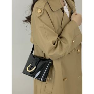 Retro Painted Leather Mini Bucket Bag Womens Casual Single Shoulder Crossbody Bag with Horse Hoof Buckle Fashionable New 2024