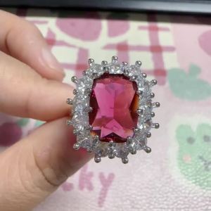 Huitan Noble Women Silver Color Ring Fashion Wedding Inlaid Shiny Red Cubic Zirconia Jewelry Charming Party Bridal Accessories