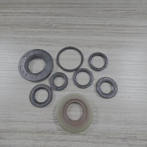 ซิลชุดผ่าเครื่องยามาฮ่า ยาม่า Mio/Fino/Nouvo สี ฟรี 1 ชุด 7 ตัว มาตรฐาน