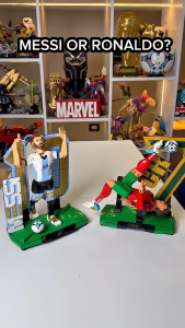 [BrickStory] LEGO Editions Soccer Legend – Lionel Messi (43015) or Cristiano Ronaldo (43016)