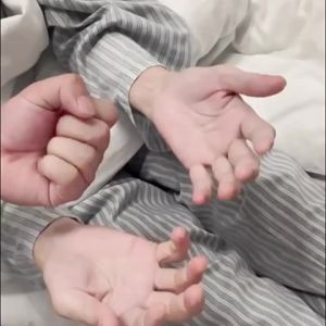 1pc Trigger Finger Brace with Knob Adjustable Hand Splint Pinky Ring Index General Finger Straightener for Bent Fingers