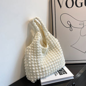 สาวเกาหลี INS หัวใจ Ruched Bubble กระเป๋าสะพายไหล่เดี่ยวกระเป๋าช้อปปิ้งผ้าใบผู้หญิงสดกระเป๋าใต้วงแขนสําหรับใช้ประจําวันโพลีเอสเตอร์ขนาดกลาง