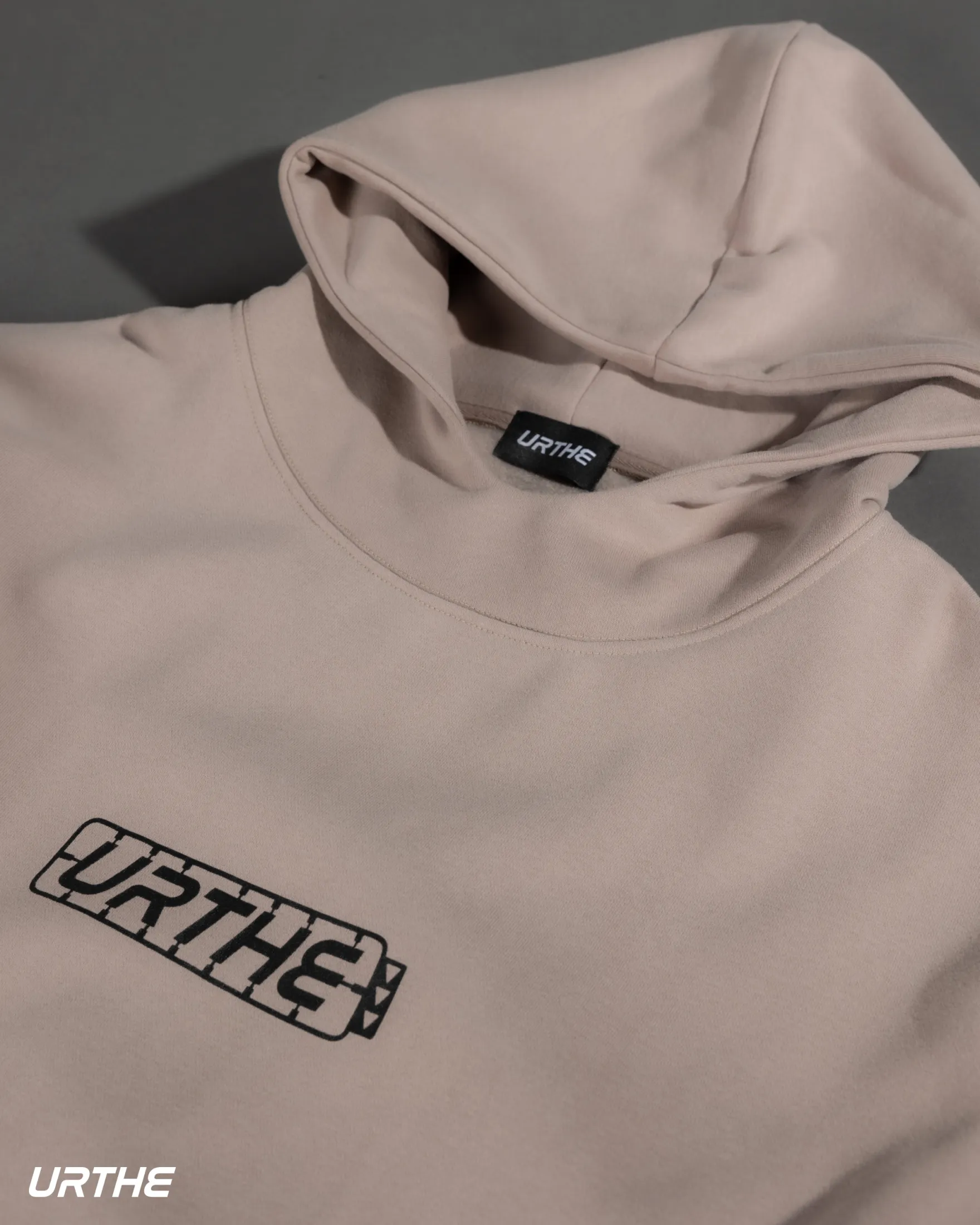 URTHE - เสื้อฮู้ด แขนสั้น OVERSIZE สกรีนลาย รุ่น THE PART HOODIE สีดำ สีขาว สีม่วง สีน้ำตาล