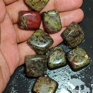 Natural Dragon Bloodstone Irregular Cube Gravel