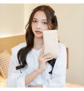 BNG กระเป๋าคล้องมือ ถือ ใช้สำหรับใส่ตังค์ เงิน บัตร เหรียญ โทรศัพท์ (S23102)