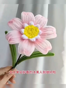 (100pcs ) ลวดกำมะหยี่ DIYสร้างสรรค์งานประดิษฐ์ต่างๆ สำหรับงานฝีมือ สีสันสดใส เด็กทำงานฝีมือ งานฝีมือ