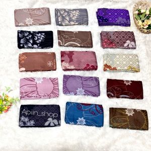 HIJAB VOAL SEGIEMPAT MOTIF BAHAN ADEM