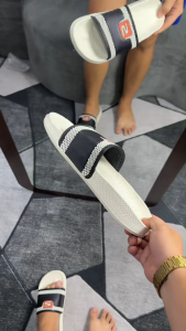 classic fashion casual Non-slip Wear-resistant sandals comfortable Simple casual men and women Slippers Arch support Non-fatiguing Shock absorption sports slippers Quick-dry Odor-resistant beach slippers Ready in stock The best value for money