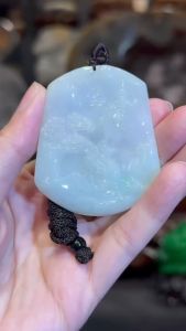 burma jadeite pendant💯天然缅甸翡翠飘绿 玉牌吊坠 ➡️山水牌    高: 5.2cm  宽: 4.5cm  厚度: 0.5cm  重: 35g