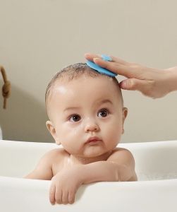 Miếng silicon gội đầu mát xa cho bé - dụng cụ gội đầu làm sạch mềm mại