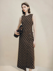 FAMANXUAN | Retro Skew-Cut Plaid Jumper Dress