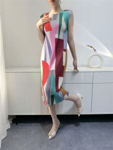 Nova quality⭐One person one pleat ⭐One person one fold ※ Digital printed geometric pattern Miyake pleated skirt summer new explosive sleeveless mid-length dress female