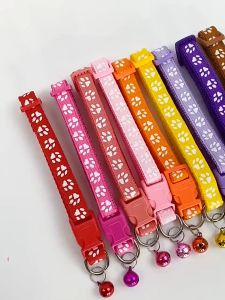 ปลอกคอแมว ปลอกคอ ปลอกคอสุนัข ปอกคอสุนัข ปลอกคอสัตว์เลี้ยง กระดิ่งแมวลายอุ้งเท้า ติดกระดิ่ง กระดิ่งแมว แบบปรับขนาดได้ สําหรับสัตว์เลี้