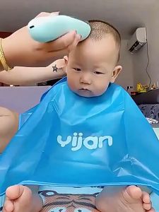 ปัตตาเลี่ยนตัดผม ปัตตาเลี่ยนตัดผมเด็ก ดูดในขณะที่โกน ปัตตาเลี่ยนไร้สาย ผมไม่หก ไม่ระคายผิวลูก IPX7 ตัวเครื่องกันน้ำ เสียงรบกวนต่ํา ปัตตาเลี่ยนสำหรับเด็ก ดูดเก็บเศษผมอัตโนมัติ สายชาร์จUSB ปัตตาเลี่ยนตัดผมไฟฟ้าสำหรับเด็กกันน้ำได้