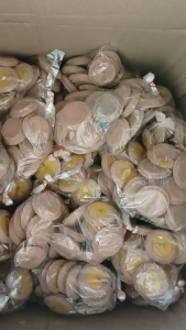 ประทีปเล็ก สีส้ม จุดเพื่อเป็นสิริมงคง เหมาะสำหรับเทศกาลยี่เป็ง ตามความเชื่อ