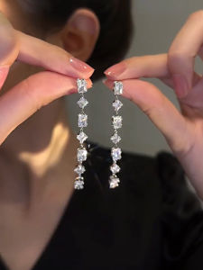 Exquisite Luxury Zircon Tassel Stud Earrings for WomenUnique DesignHigh-End Fashion Versatile Long Ear Decorations