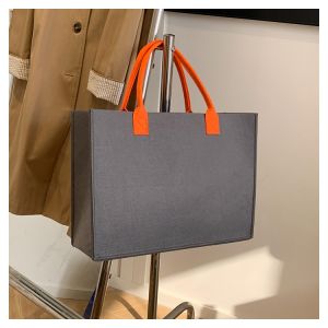 กระเป๋าผ้าขนสัตว์พับได้ขนาดใหญ่แบบพกพาพร้อมโลโก้ อุปกรณ์ช้อปปิ้ง ของขวัญการตลาด กระเป๋าถือขนาดกลาง ผ้าขนสัตว์